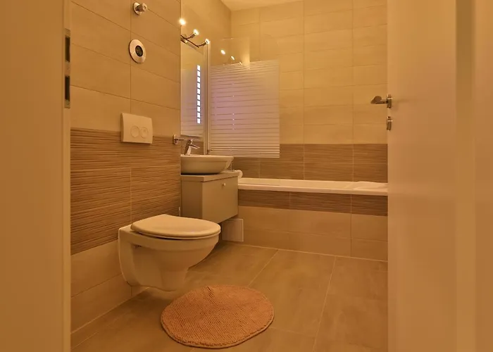 Apartment Ada Homes B46 *